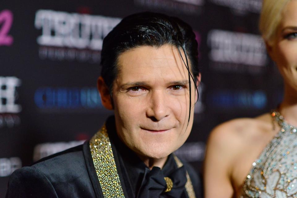 <p>Corey Feldman heute - das Leben hat Spuren hinterlassen. Große Filme dreht der inzwischen 50-Jährige schon lange nicht mehr, aber Schlagzeilen schreibt er immer noch. Feldman wurde in den 80-ern nach eigener Aussage mehrfach sexuell missbraucht, angeblich auch von großen Hollywood-Stars. 2020 erzählte er seine Geschichte in der Doku "My Truth". (Bild: Getty Images/Jerod Harris)</p> 