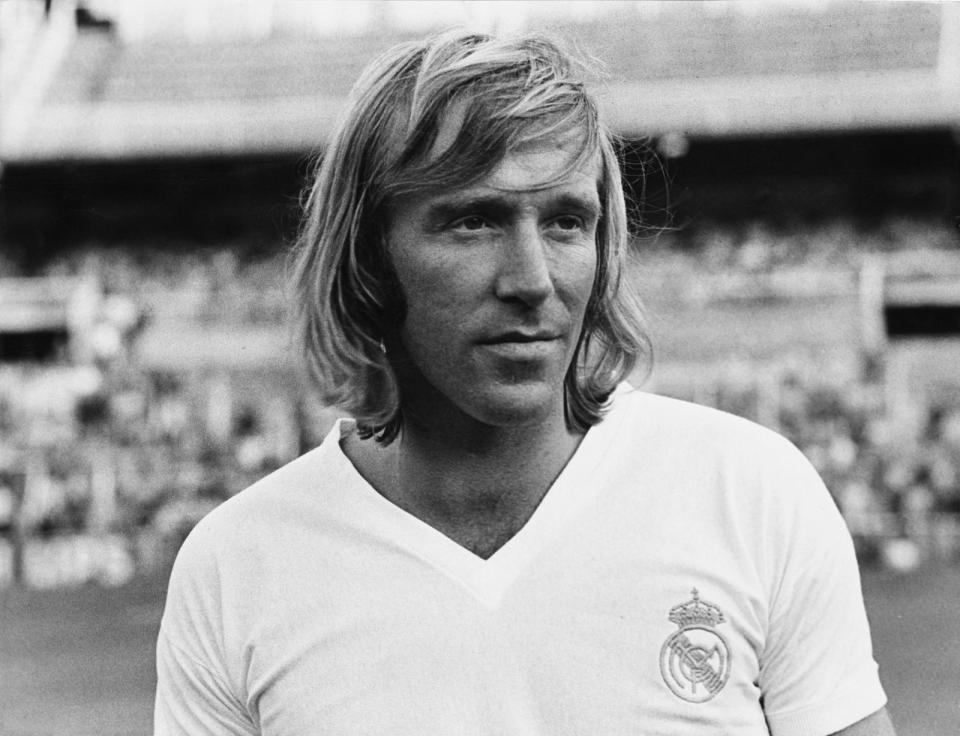 Platz 18: Günter Netzer. Ganze 37 Länderspiele bestritt er, nur sechs Tore stehen dort in seiner Bilanz. Und doch gehört Netzer fraglos den größten deutschen Fußballern aller Zeiten. Deutscher Meister, spanischer Meister, brillanter Techniker, aber eben auch Diskotheken-Besitzer ("Lovers' Lane") mit Lebemann-Attitüde. Ein Charakterkopf, der auf dieser Liste steht, obwohl er längst Schweizer ist. (Bild: 2010 Getty Images/Keystone)