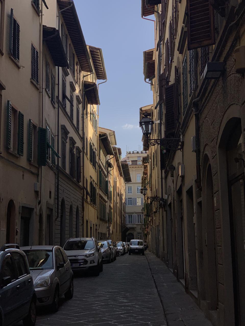 <h1 class="title">Strolling through the Florentine streets.</h1><cite class="credit">Photo: Justin Fernandez</cite>