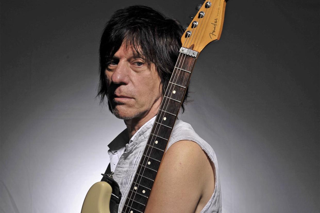 LONDON, UNITED KINGDOM - MAY 13: English rock guitarist Jeff Beck of the bands The Yard Birds and The Jeff Beck Group. During a portrait shoot with his Fender Stratocaster guitar on May 13, 2009. (Photo by Joby Sessions/Guitarist Magazine/Future via Getty Images)