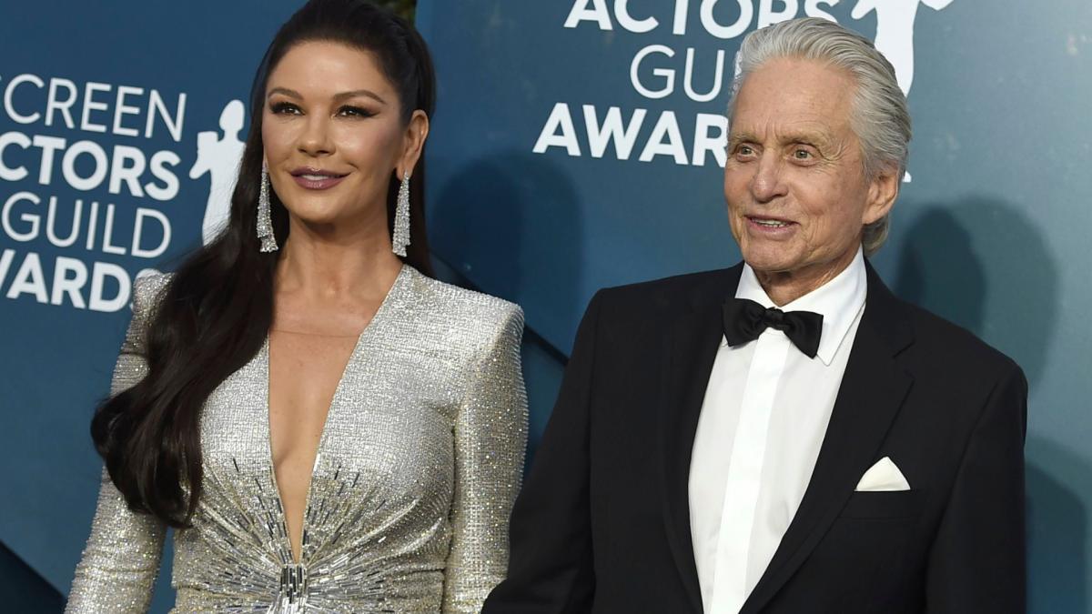 Catherine Zeta-Jones & Michael Douglas Gives Us a Glimpse Inside Their ...