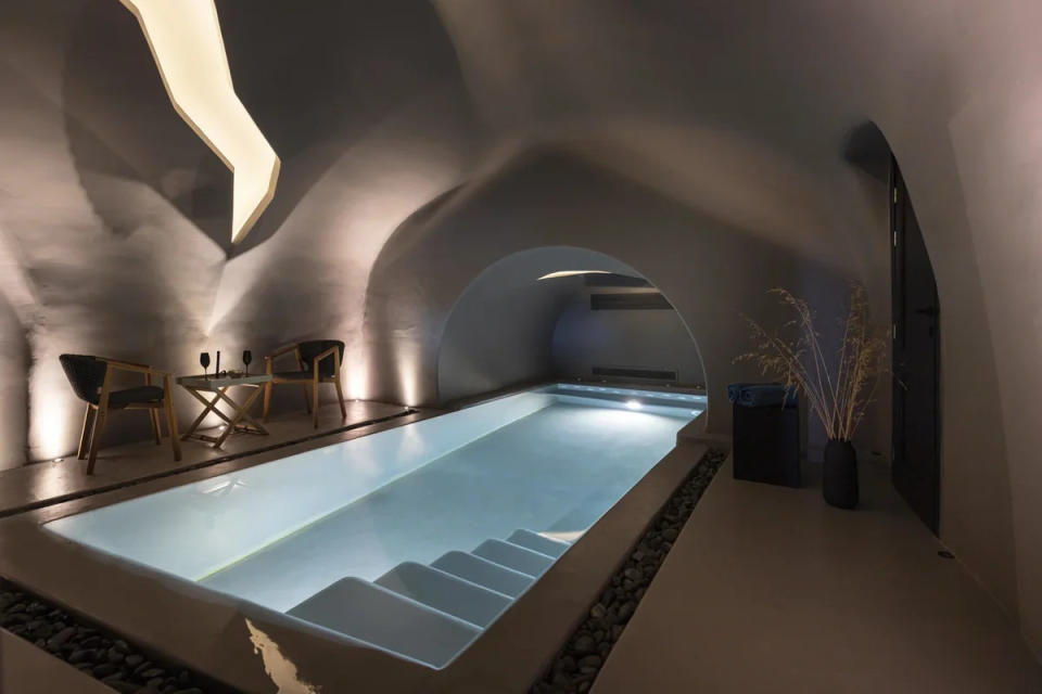 Kivotos Villa with private indoor pool (Kivotos Hotels & Villas)