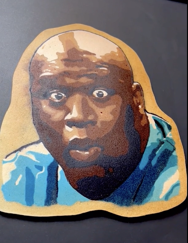 Pancake art of a surprised Shaquile O'neil's face