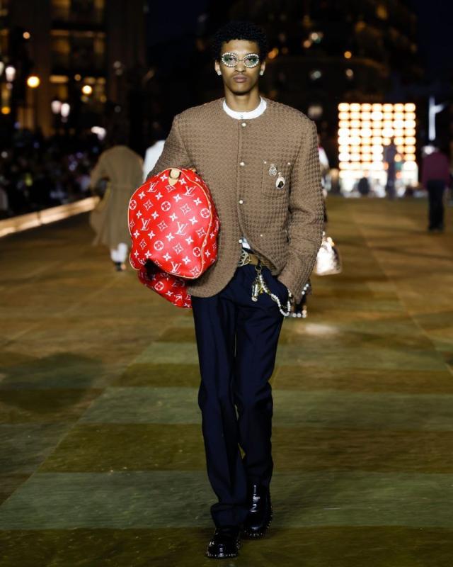 A closer look at @pharrell's “Millionaire” @louisvuitton duffle