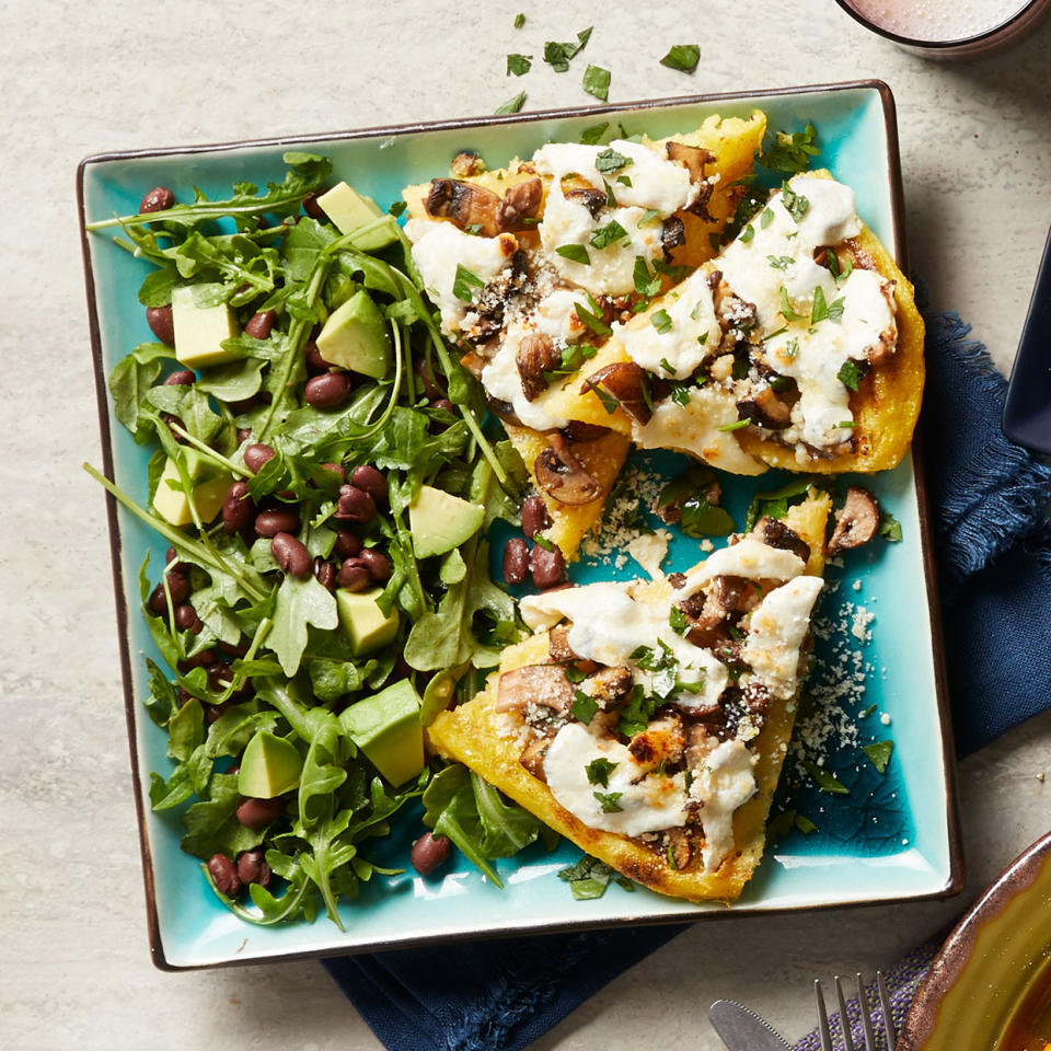 Polenta Pizza with Mushrooms & Arugula Salad