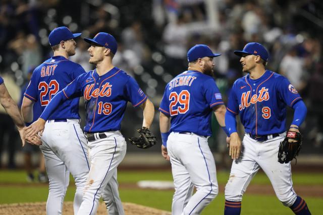 Álvarez homers twice, Mets hold on to beat White Sox 11-10 after