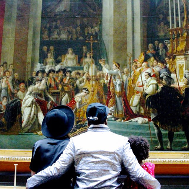 Beyonce and Jay-Z pose at the Louvre.