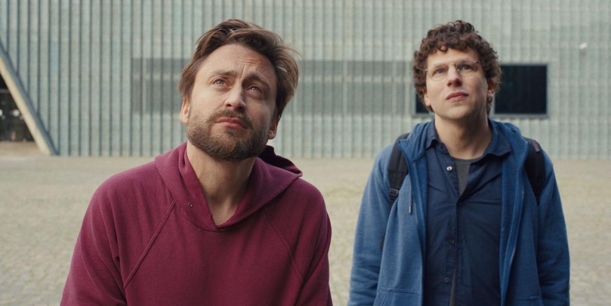 kieran culkin and jesse eisenberg appear in a real pain