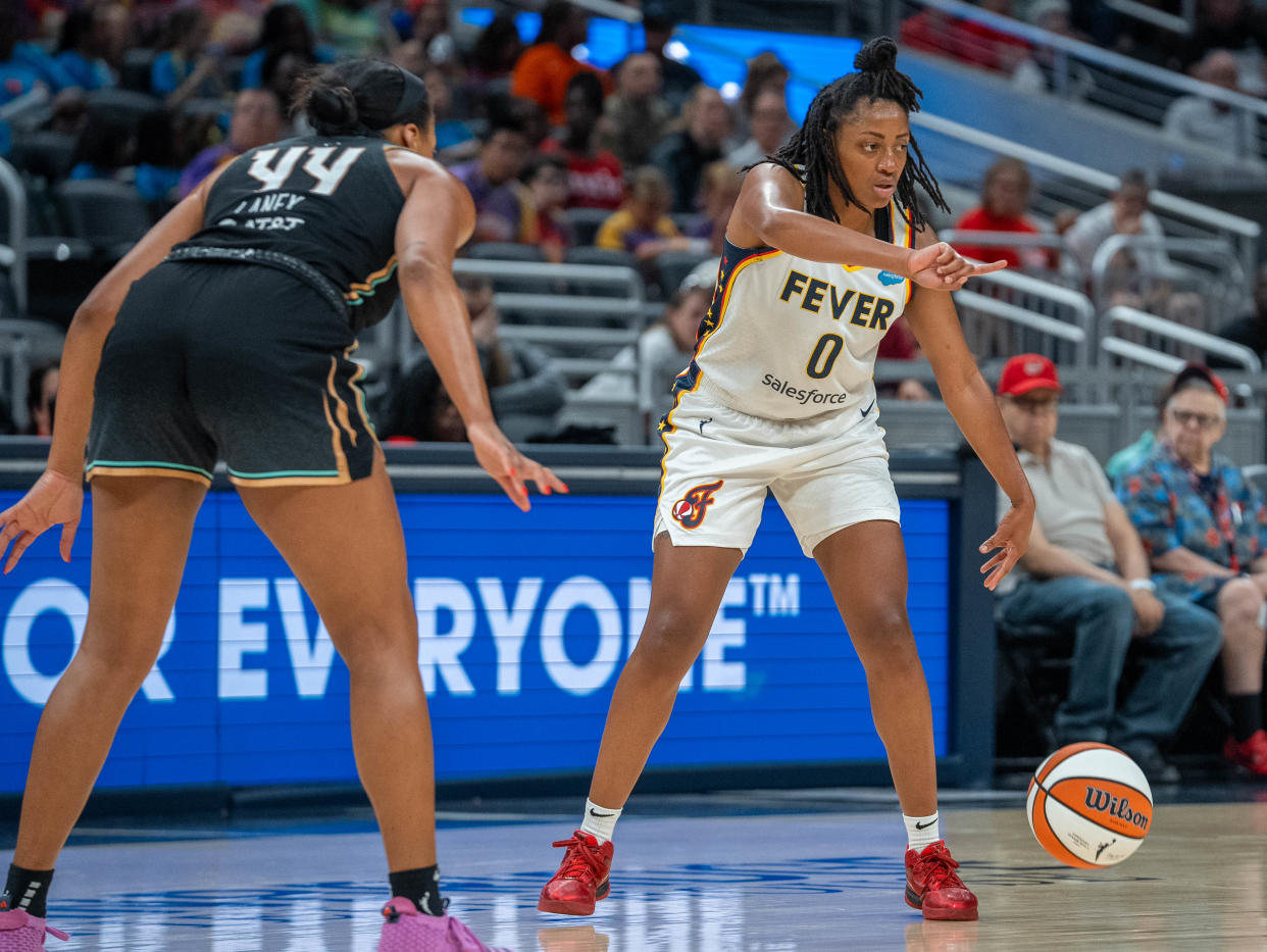 Indiana Fever guard Kelsey Mitchell (0) calls a play during their game against the New York Liberty Wednesday, July 12, 2023 in Gainbridge Fieldhouse in Indianapolis.