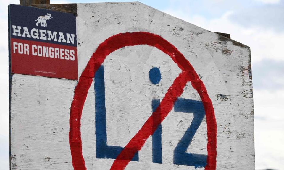 A hand painted sign against Cheney displayed on the side of a road in Casper, Wyoming.