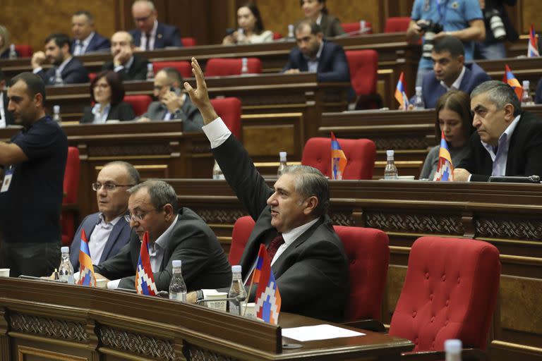 El debate parlamentario en Ereván