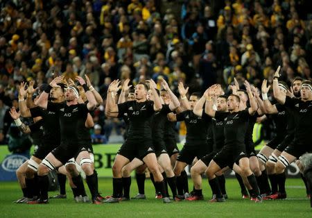 Australia Rugby Union - Bledisloe Cup - Australia's Wallabies v New Zealand All Blacks - Olympic Stadium, Sydney, Australia - 20/8/16New Zealand perform the Haka before their match. REUTERS/Jason Reed