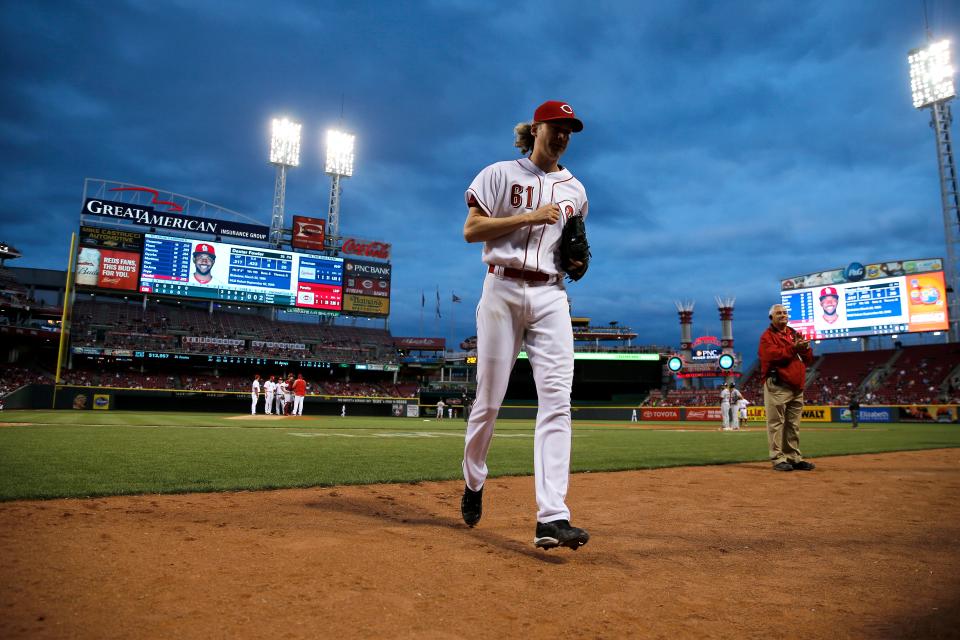 Bronson Arroyo jogs off the field after a start against the Cardinals in 2017.