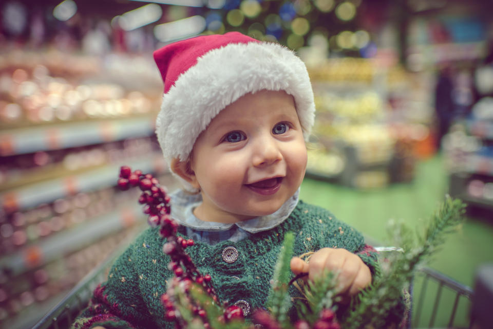 Für die Kleinen und Kleinsten ist in der Weihnachtszeit besonders viel Faszinierendes im Supermarkt geboten. (Bild: Getty Images)