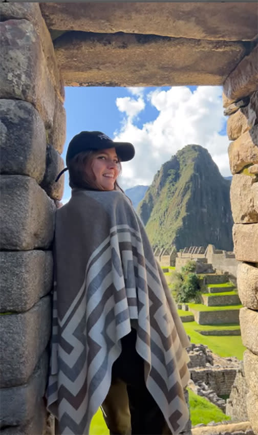 Isabelle Junot contempla el Machu Picchu