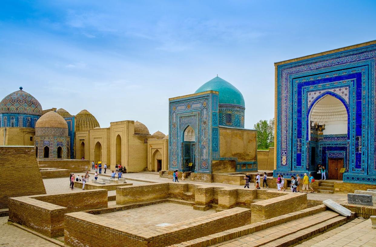 La necrópolis de Shah-I-Zinda, en Samarcanda (Uzbekistán), está incluida en la Lista del Patrimonio Mundial de la UNESCO. <a href="https://www.shutterstock.com/es/image-photo/shah-zinda-memorial-complex-necropolis-samarkand-276155870" rel="nofollow noopener" target="_blank" data-ylk="slk:Evgeniy Agarkov / Shutterstock;elm:context_link;itc:0;sec:content-canvas" class="link ">Evgeniy Agarkov / Shutterstock</a>