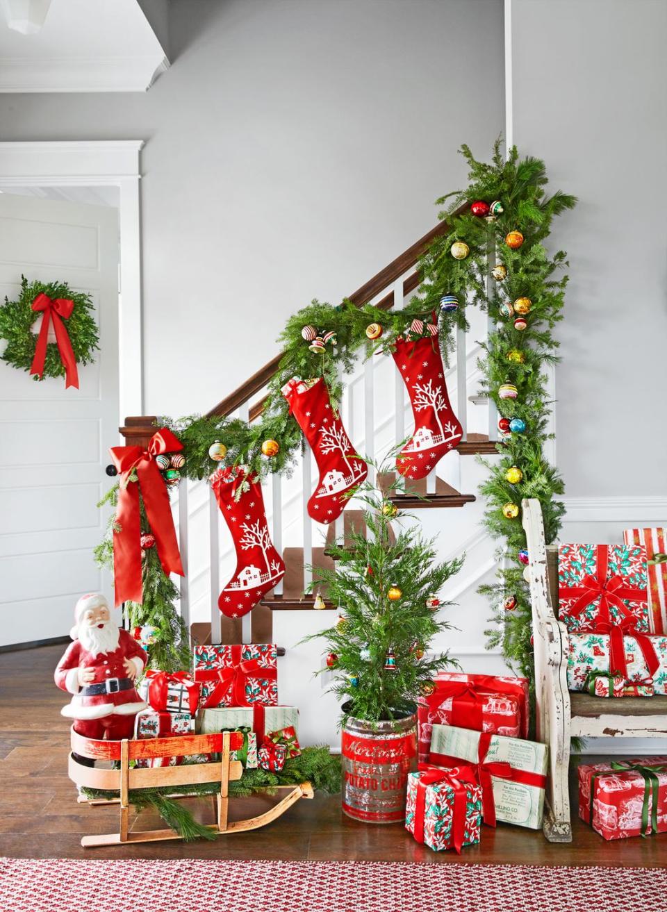 Holiday Entry Decor