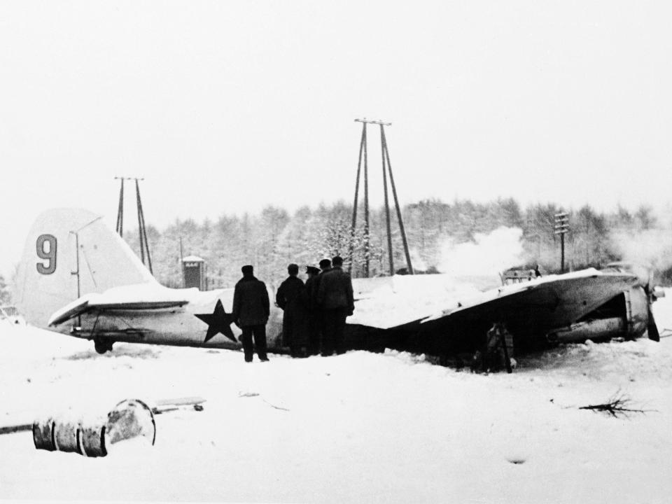 Soviet Union Russia Finland winter war bomber soldiers