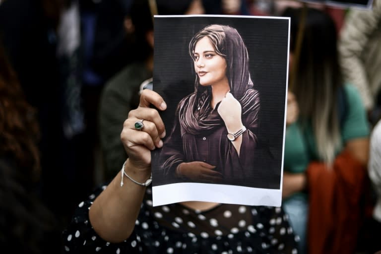 Am Samstag jährt sich erstmals der Tod der 22-jährigen Iranerin Mahsa Amini und damit auch der Beginn der Massenproteste in dem Land. Die Kurdin starb am 16. September 2022 nach ihrer Festnahme durch die Sittenpolizei in Teheran. (Kenzo TRIBOUILLARD)
