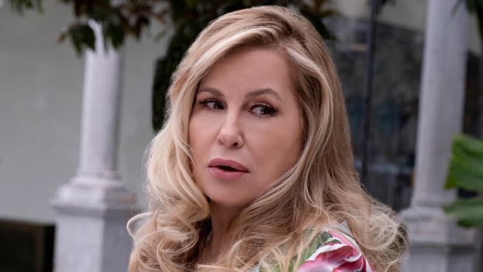  Jennifer Coolidge in The White Lotus on HBO 