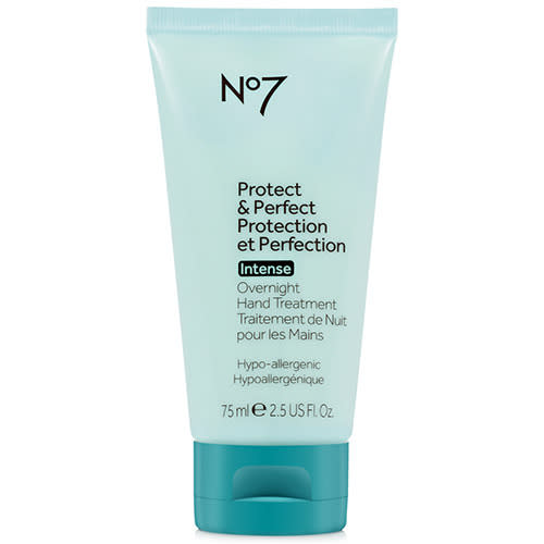 Boots No7 Protect & Perfect Overnight Hand Treatment