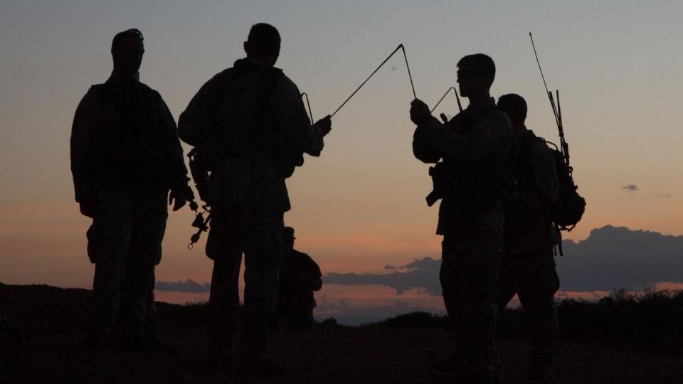 Soldiers, all assigned to B Company, 1-502nd Infantry Regiment, 2nd Brigade, 101st Airborne Division (Air Assault), set up AN/PRC-155 (Manpack) radios at Fort Bliss, Texas, on July 13, 2017, during NIE 17.2, an annual exercise that provides a test-bed for emerging concepts and capabilities in an operationally realistic and rigorous environment. (Spc. Jordan Buck/Army)