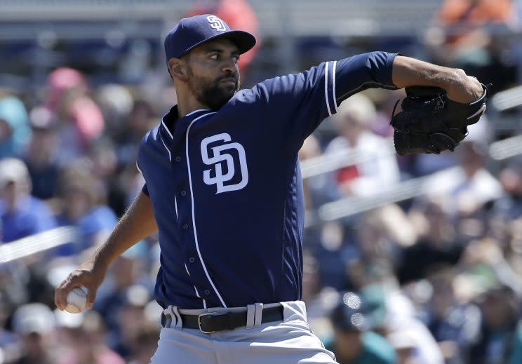 Free agent Tyson Ross is reportedly headed to the Rangers. (AP)