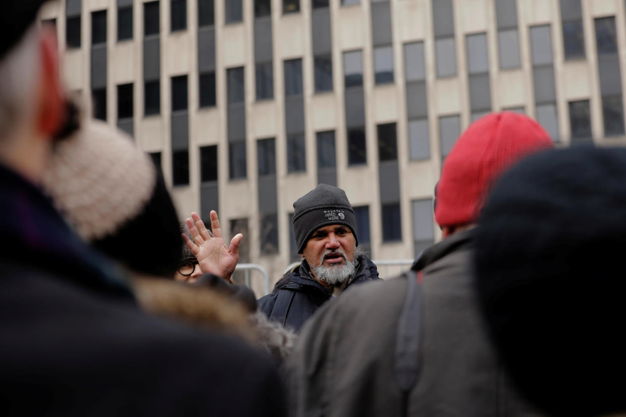 Immigration activist Ravi Ragbir leads a protest outside of a federal building in New York, U.S., Feb. 1, 2018. (Photo: Lucas Jackson / Reuters)