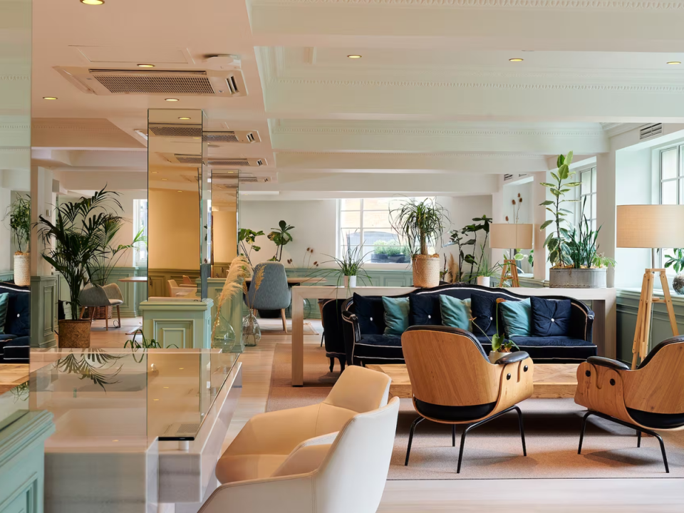 The Level lounge area has touches of Scandi design (Meliá White House)