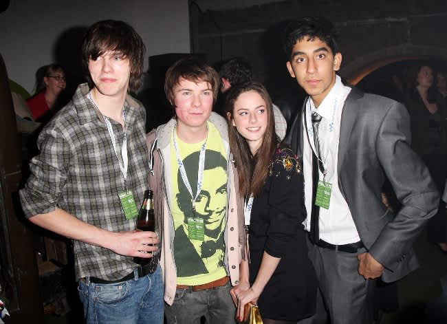 skins-cast