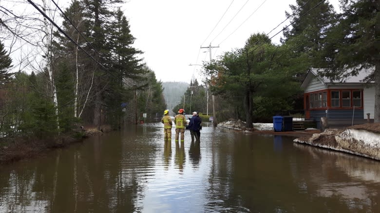 Heavy rain leads to flooding, evacuations in southern Quebec
