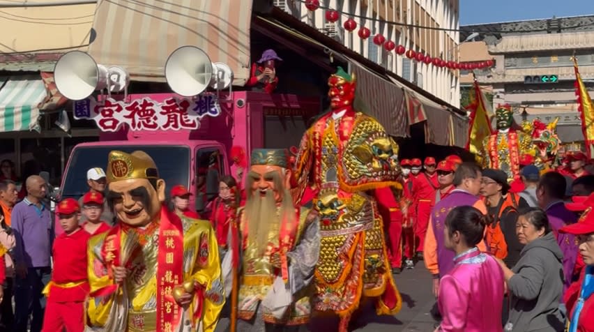 龍德宮四媽祖南巡遶境　抵大雅永興宮場面盛大　