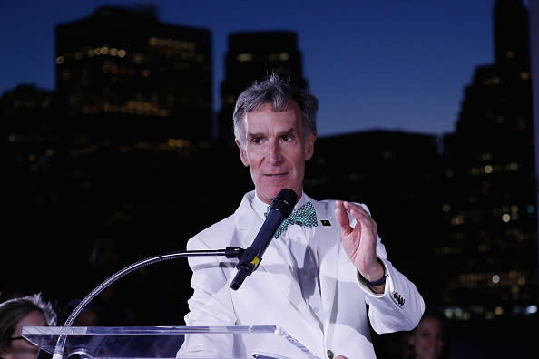 Bill Nye ~the science guy~ is getting his own Netflix show! Hooray for science!