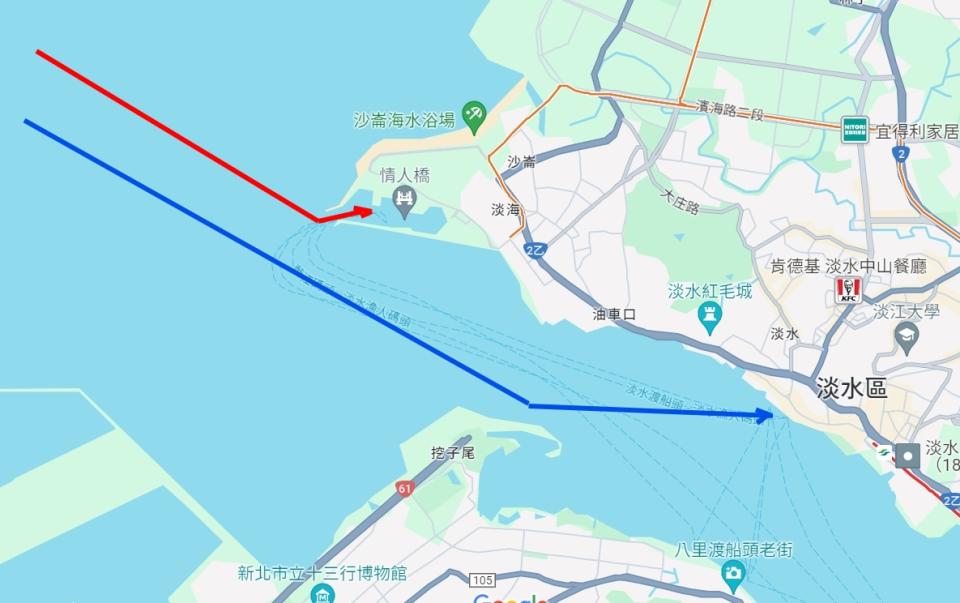 海巡署９日在沙崙海水浴場外海９浬鎖定可疑小船，當時它跟著其他漁船航向河口的淡水第二漁港，未料卻沒進港，直驅淡水河從觀光交通船的渡船頭靠岸被捕。圖／取自GOOGLE MAPS；製圖：記者林昭彰