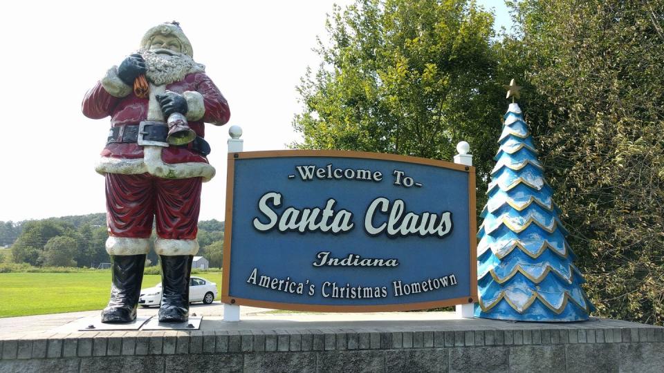 4) Santa Claus, Indiana