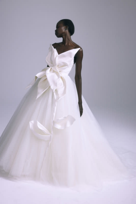 <p>A look from the Amsale Fall 2024 collection.</p><p>Photo: Courtesy of Amsale</p>