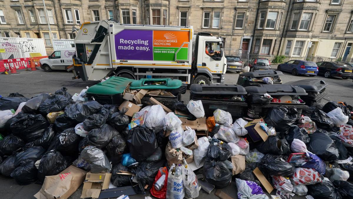 Garbage strikes are planned in more than half of Scottish municipalities