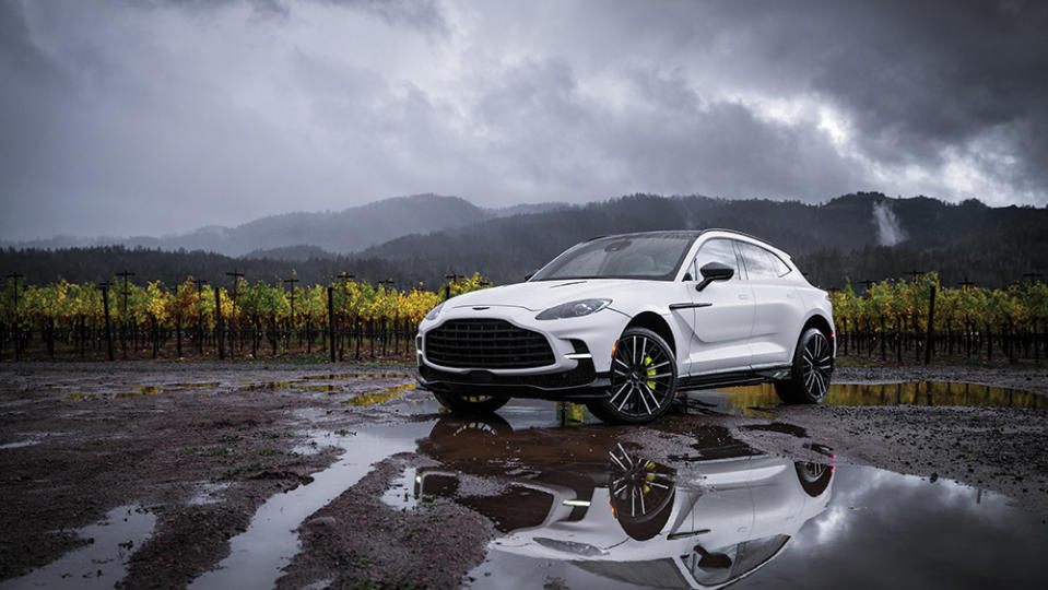 Aston Martin DBX707