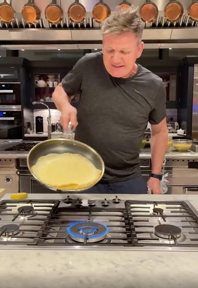 Gordon Teaches Why You Should Cook With Non-Stick Pans