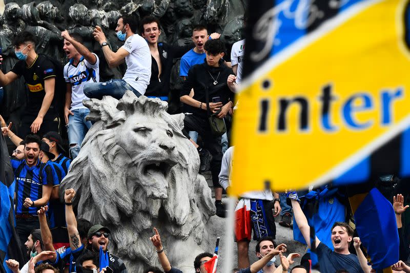 Serie A - Inter Milan fans celebrate winning Serie A