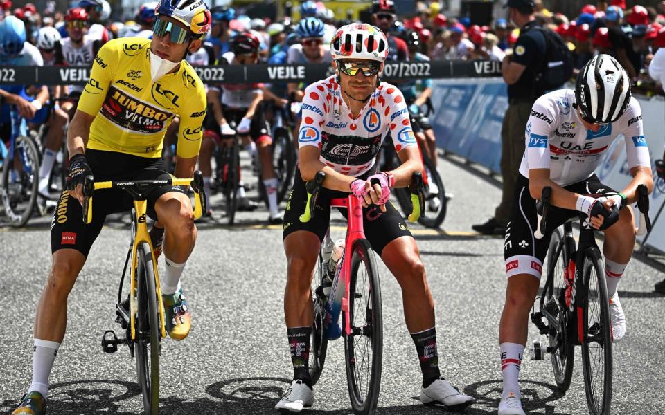 Magnus Cort (centre) appeared relaxed at the start of today's stage - Tour de France 2022 live: follow the latest updates from stage three in Denmark - GETTY IMAGES