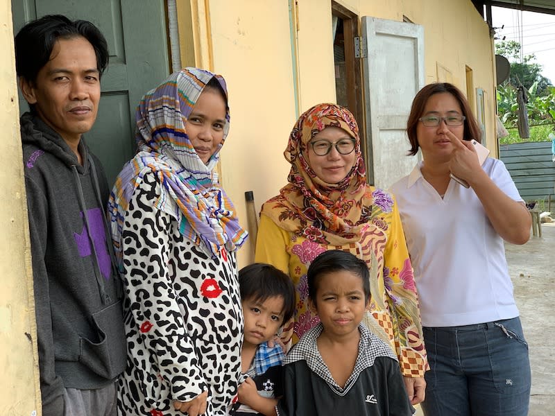 SAGA founder Dr Zaiton Yahaya (in yellow) poses for a photo with beneficiaries of MAF’s SHAPE programme in Sabah. — Picture courtesy of MAF — Picture courtesy of MAF