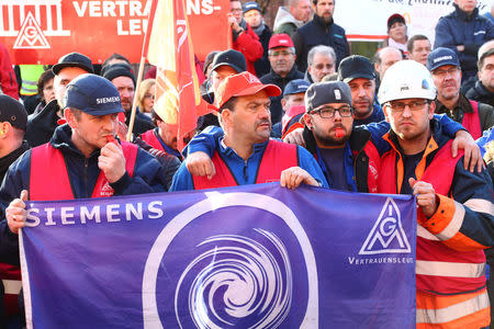 Siemens workers protest in Berlin, Germany, November 17, 2017. REUTERS/Pawel Kopczynski