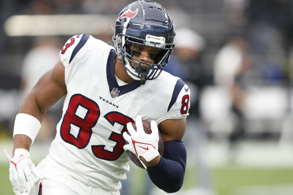 The Raiders' tight end replacement, O.J. Howard, caught only 10 passes in 2022. (Photo by Steve Marcus/Getty Images)