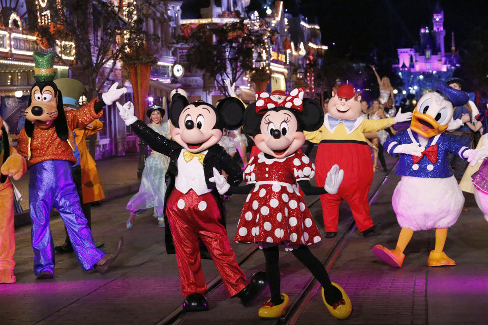 DANCING WITH THE STARS - "Disney Night" - There will be Disney magic in the ballroom as nine celebrity and pro-dancer couples compete on the fifth week of the 2019 season of "Dancing with the Stars," live, MONDAY, OCT. 14 (8:00-10:00 p.m. EDT), on ABC. (Kelsey McNeal/ABC via Getty Images) GOOFY, MICKEY MOUSE, MINNIE MOUSE, TWEEDLEDEE, DONALD DUCK