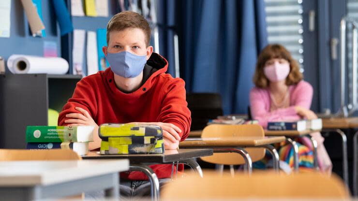 Die Schulen haben wie hier in Unterhaching wieder geöffnet – doch Online-Unterricht wird bis auf weiteres der Normalfall bleiben. Foto: dpa