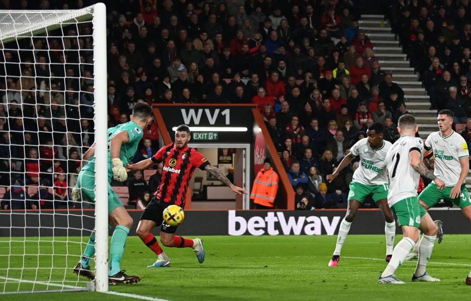 Senesi turned the ball home at the back post (AFP via Getty Images)