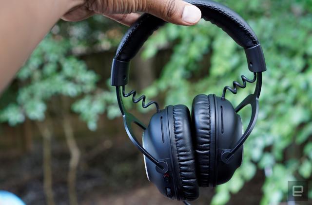 Logitech's Pro X gaming headset goes wireless for $200