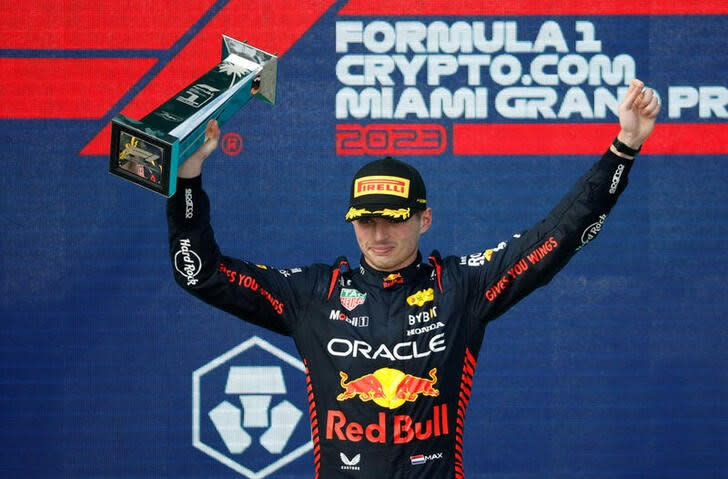 Foto del domingo del piloto de Red Bull Max Verstappen celebrando tras ganar el GP de Miami de la F1