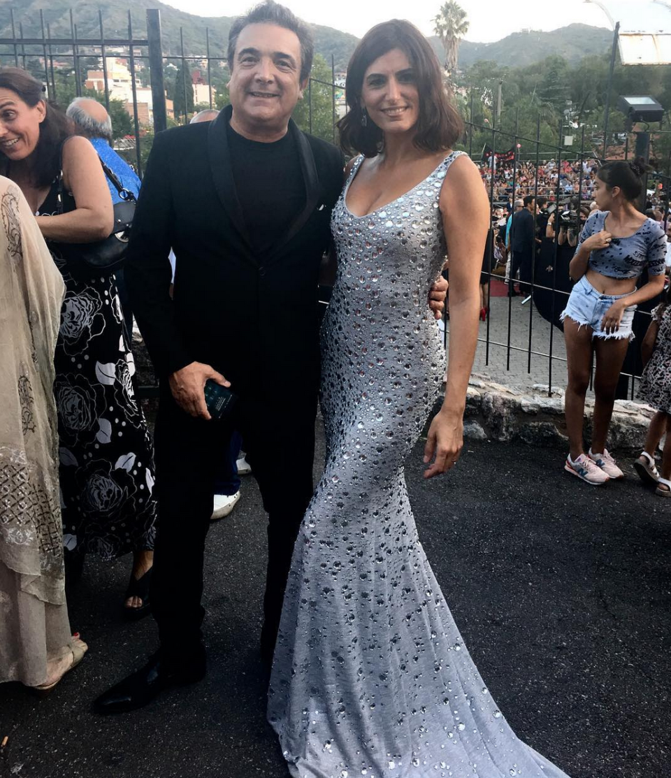 <p>La actriz llegó acompañada por su marido, Nito Artaza, y se mostró a puro brillo con un imponente vestido plateado de Claudio Barzabal. <em>– Foto: <a rel="nofollow noopener" href="https://www.instagram.com/ceciliamilone/" target="_blank" data-ylk="slk:Instagram/ceciliamilone/;elm:context_link;itc:0;sec:content-canvas" class="link ">Instagram/ceciliamilone/</a> </em> </p>